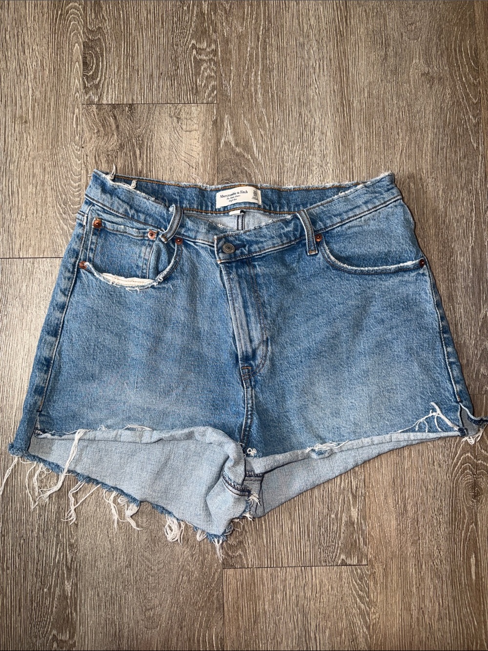 Abercrombie & Fitch Light Blue Distressed Denim Shorts cross waist Jean curve